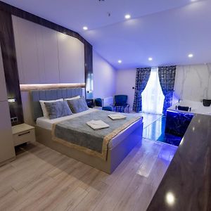 Meros Hotel